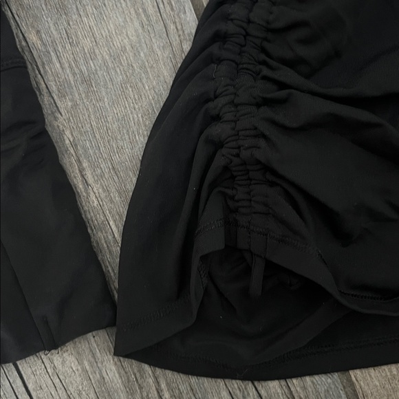 Calla Rash Guard - Picture 3 of 3